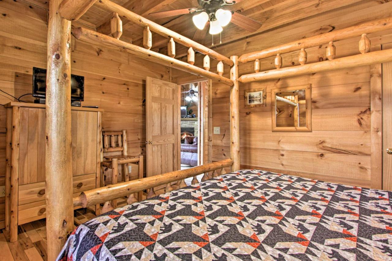 Sevierville Sanctuary Hot Tub, Pool Table And Deck! Exterior foto