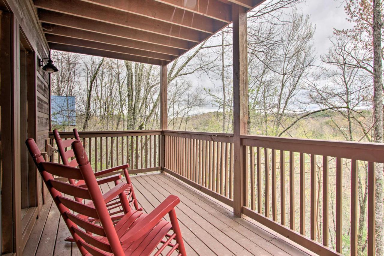 Sevierville Sanctuary Hot Tub, Pool Table And Deck! Exterior foto